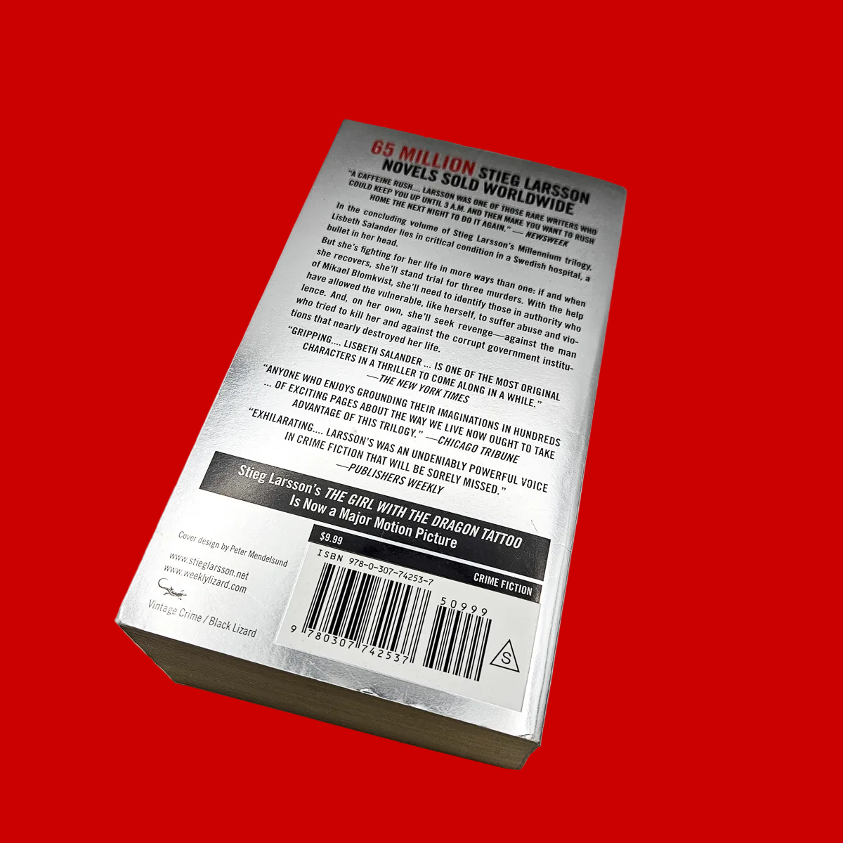 The Girl Who Kicked the Hornet's Nest by Stieg Larsson - Softcover Fiction Novel