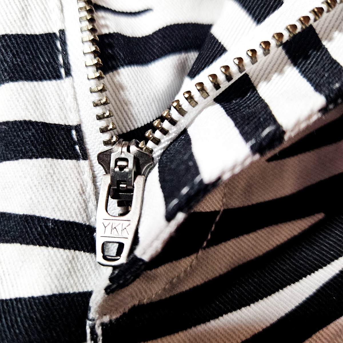 OBEY Zebra Pleated Shorts NWT - Size 26