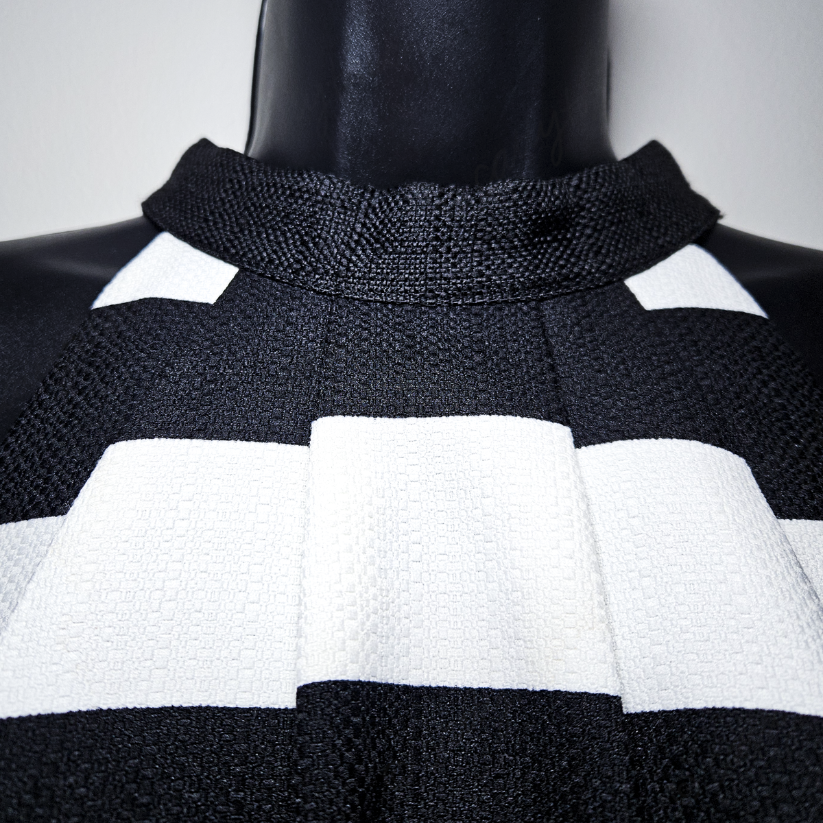 DO + BE Black and White Flare Luxe Blouse - Size L