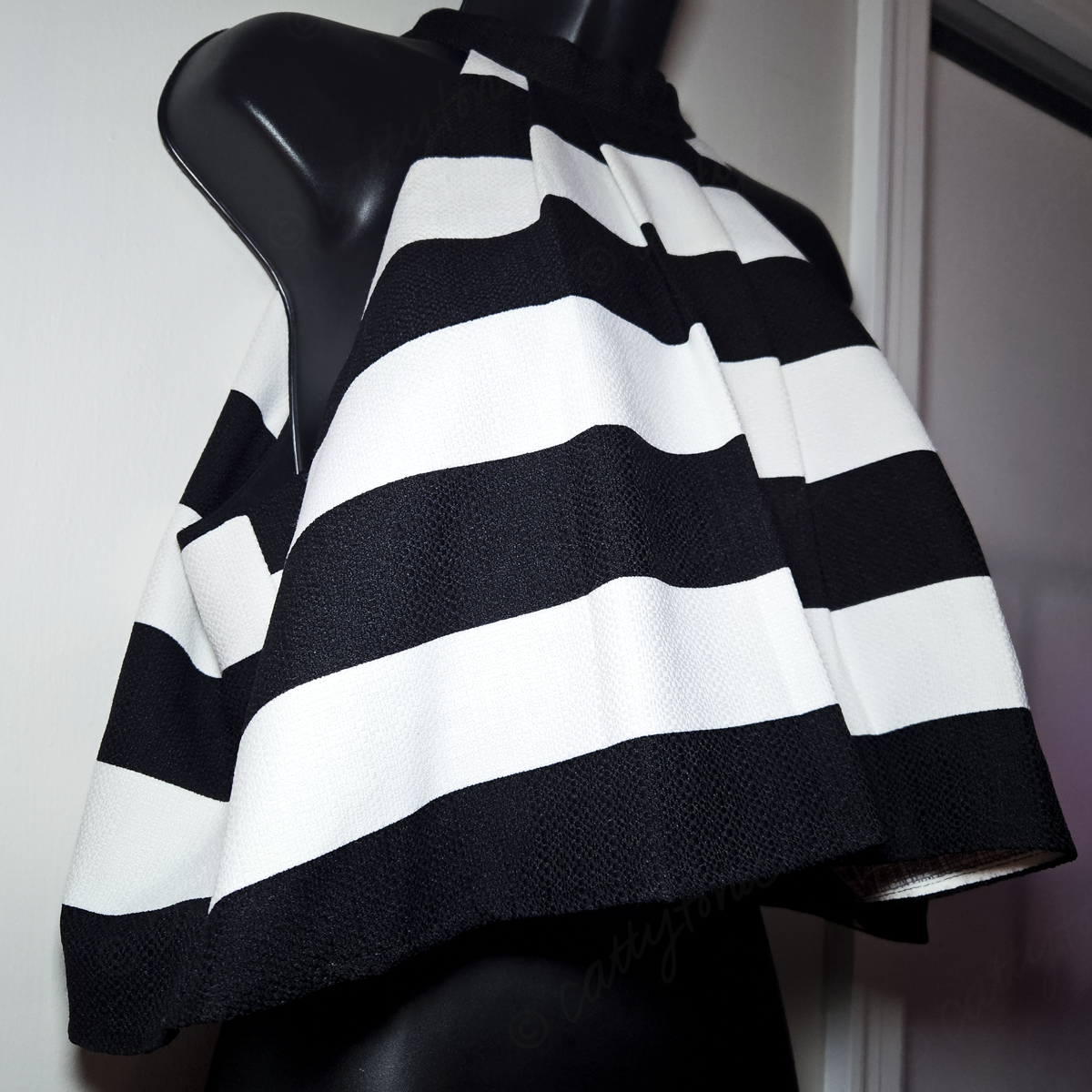 DO + BE Black and White Flare Luxe Blouse - Size L