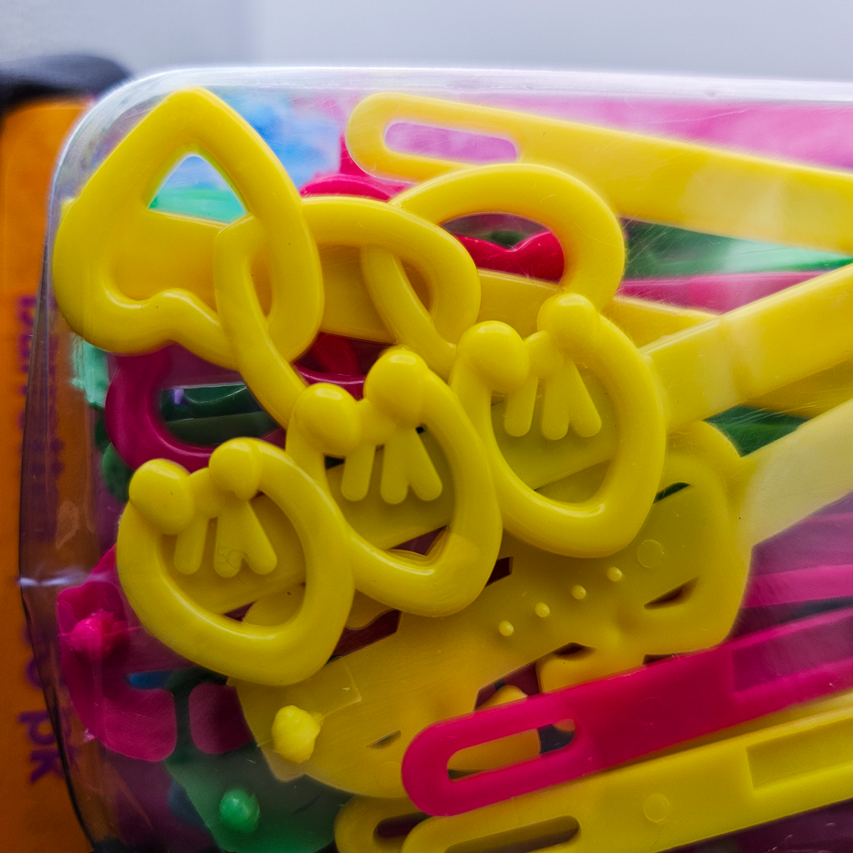 30 Count Colorful Barrette Packs