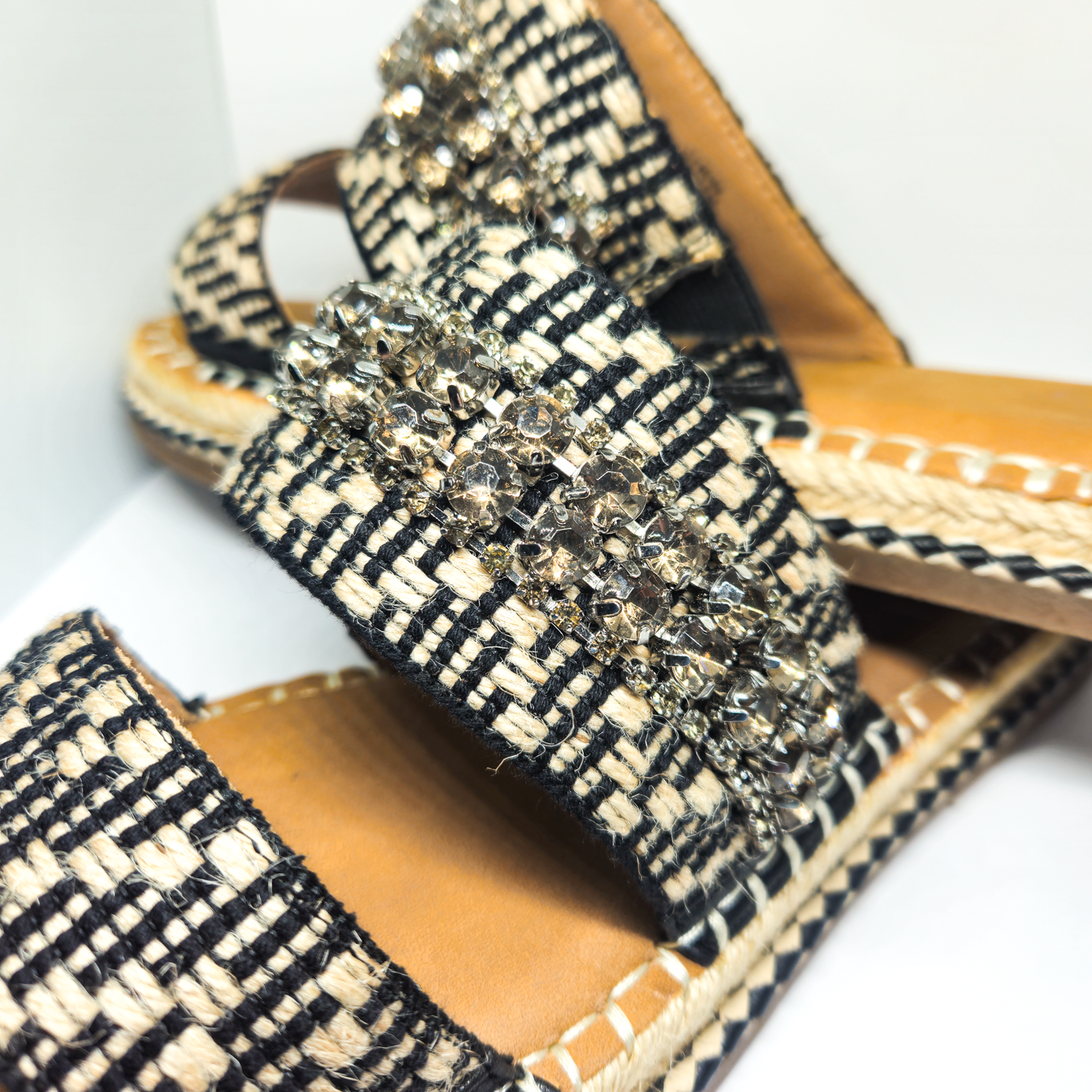CrownVintageSandals-2.png